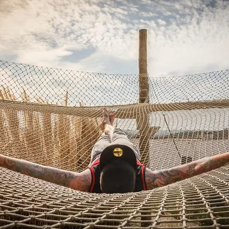 Ostello The Maverick Surfvillas *