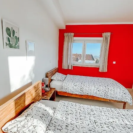 The Maverick Surfvillas Ostello