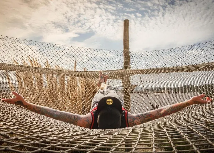 אכסניה The Maverick Surfvillas *