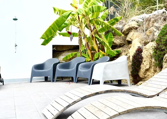 The Maverick Surfvillas אכסניה *