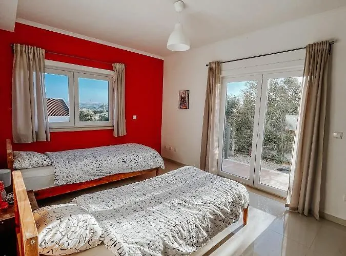 אכסניה The Maverick Surfvillas *