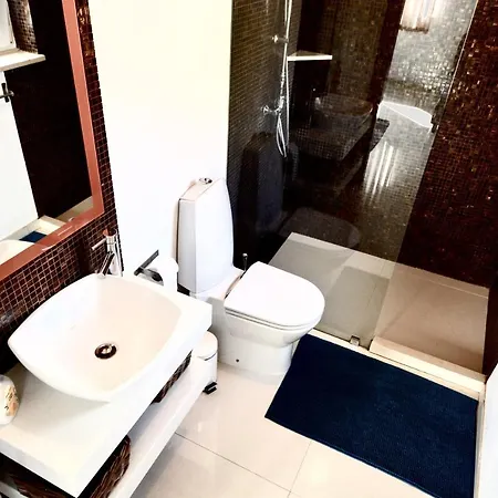 Vandrerhjem The Maverick Surfvillas