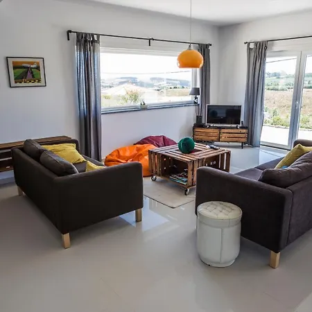 The Maverick Surfvillas Hostel *