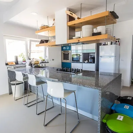 The Maverick Surfvillas Hostel