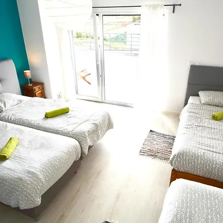 The Maverick Surfvillas Hostel *