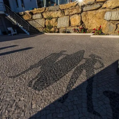 Hostel The Maverick Surfvillas Lourinhã