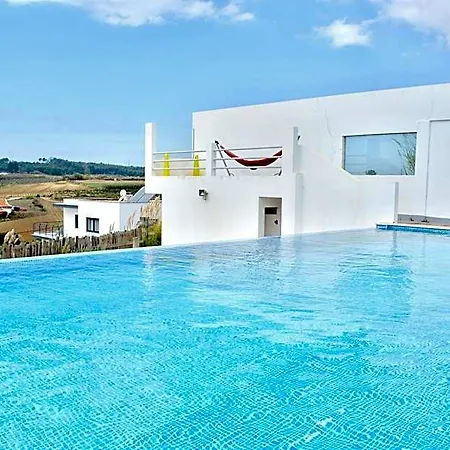 The Maverick Surfvillas * Lourinhã