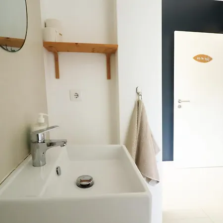 The Maverick Surfvillas Hostel *