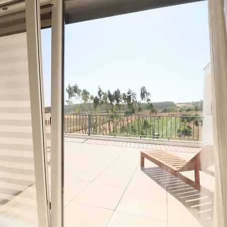 Hostel The Maverick Surfvillas Lourinhã