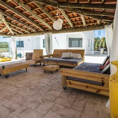 The Maverick Surfvillas Hostel *